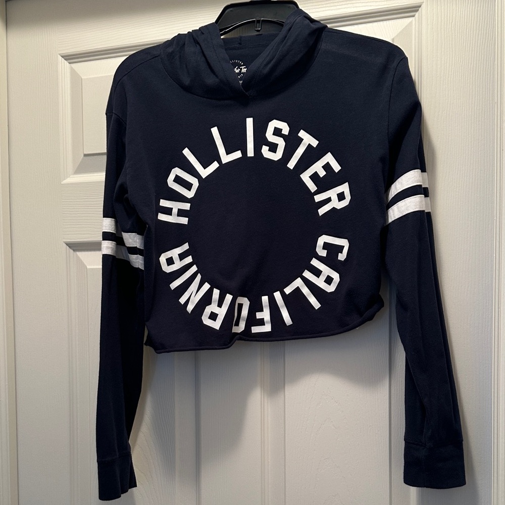 Hollister Dark Blue Cropped Hoodie with White Text